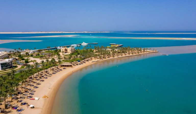 赫格达度假村清水湾泳滩